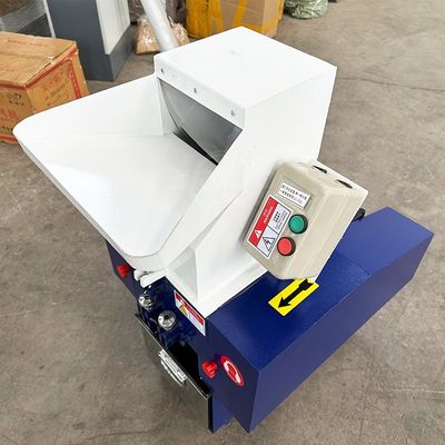 재활용 폐기물 플라스틱 병 300-350 kg/h 용량 단일 샤프트 분쇄 기계