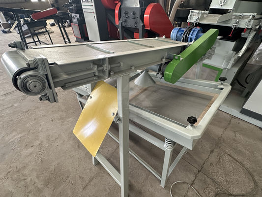 판매 3000L / H 자동 케이블 granulator 구리 쌀 잔재 구리 와이어 재활용 기계