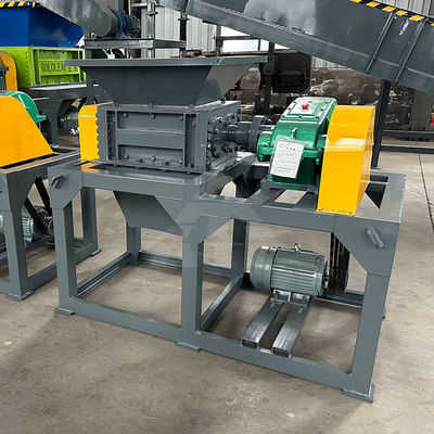 50kW 듀얼 샤프트 쉐레더 목재 팔렛 및 폐기물 금속/플라스틱 컨베이어 시스템