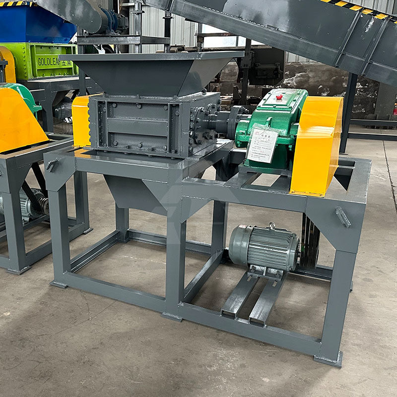 50kW 듀얼 샤프트 쉐레더 목재 팔렛 및 폐기물 금속/플라스틱 컨베이어 시스템
